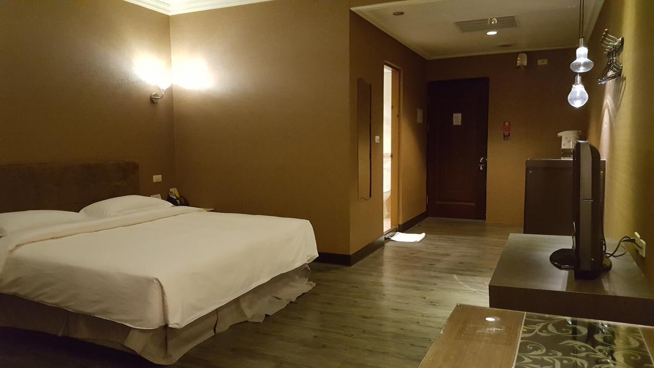 The Riverside Hotel & Motel Kaohsiung Exterior foto