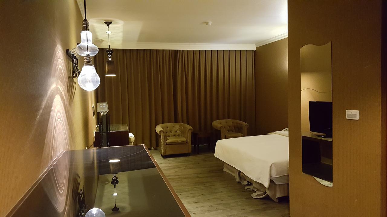 The Riverside Hotel & Motel Kaohsiung Exterior foto