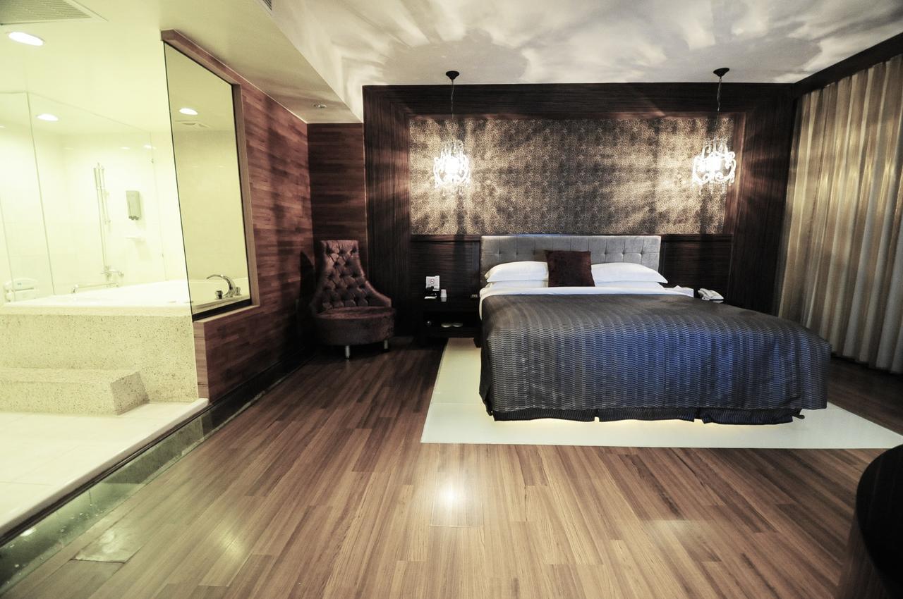 The Riverside Hotel & Motel Kaohsiung Exterior foto