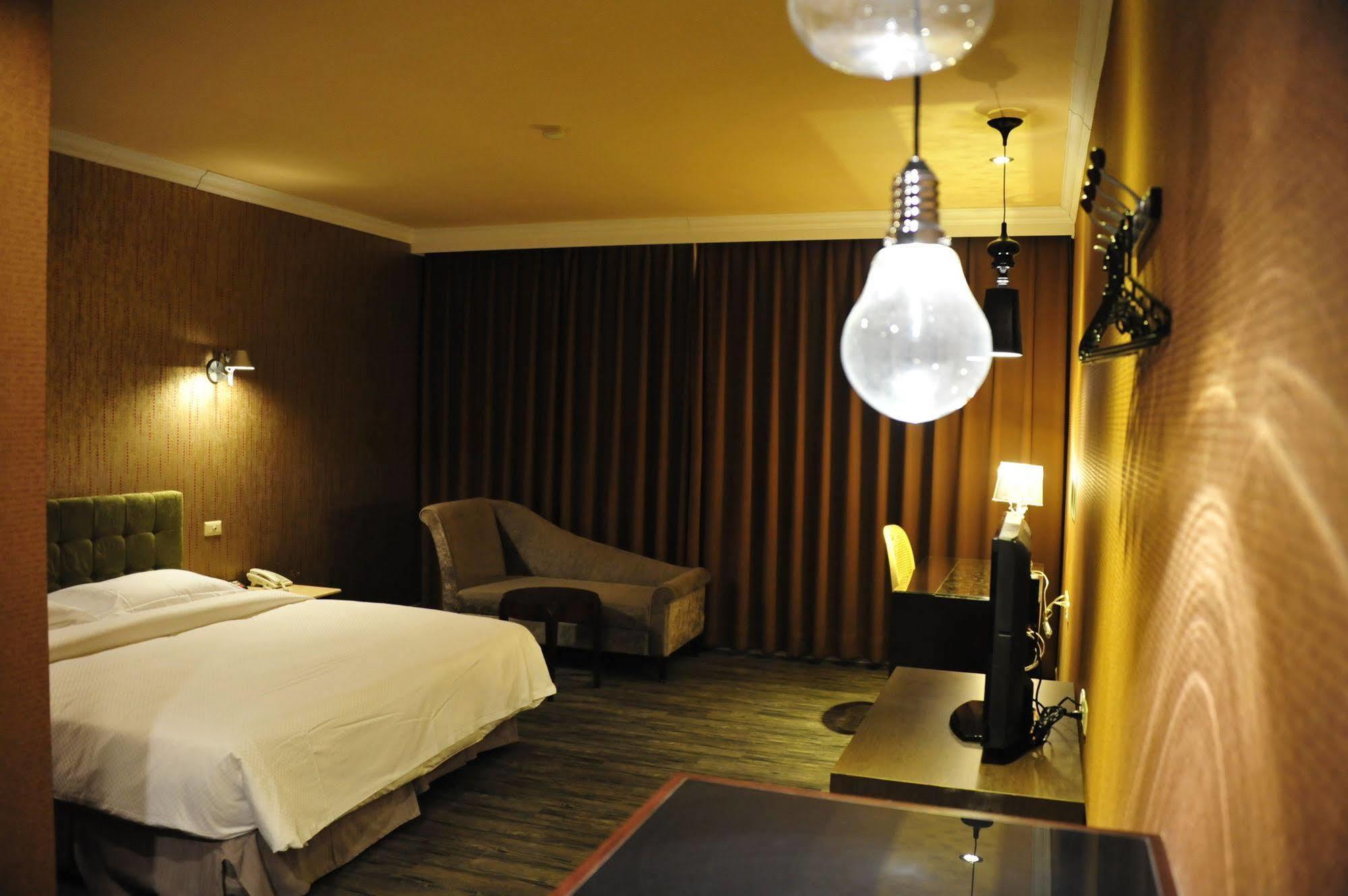 The Riverside Hotel & Motel Kaohsiung Exterior foto